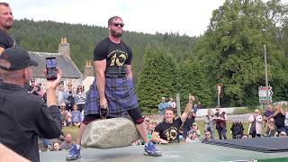 Blind Strongman Evan Schwerbrock from USA lifts 733 lbs Scottish Dinnie Stones at Potarch in 2026