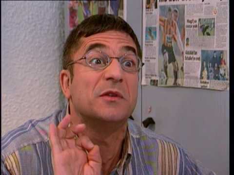 Tatlı Kaçıklar - Timsahı Öpmek Aysu'yu Öpmekten Daha Tehlikesiz