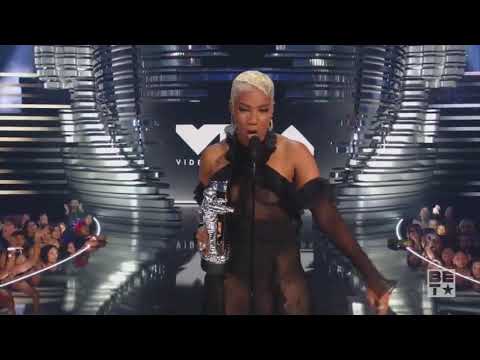 Selena Gomez and rema win the #VMA for Best Afrobeats 2023.