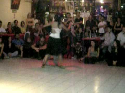 Roxana Suarez  and  Sebastian Achaval  are  dancing  to  the  milonga  "  La Mulateada  "