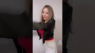 瞬殺？！暴力的なおっぱいダンス