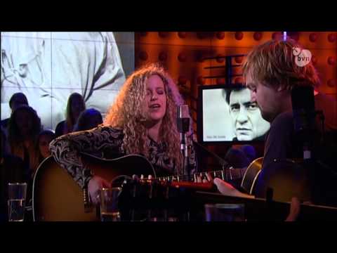 Tim Knol & Lea Kliphuis - Girl from the North Country (Live in DWDD)