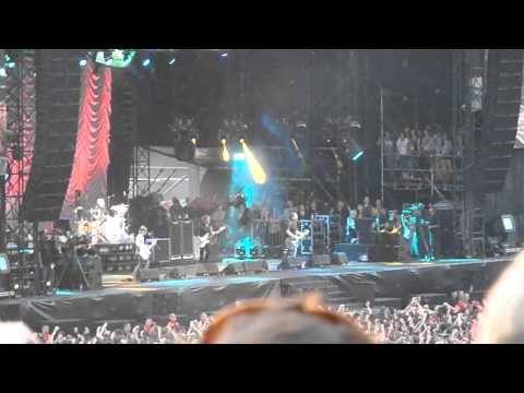 Foo Fighters (Feat. Roger Taylor) - Cold Day In The Sun (Milton Keynes Bowl)