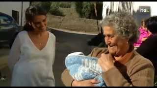 preview picture of video 'HDL Las risas de bebé vuelven a Los Giles tras 45 años sin registrar un solo nacimiento'