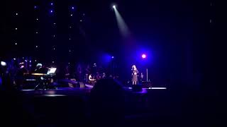 Mireille Mathieu - Je t’aime avec ma peau (Prague, 25.10.2017)