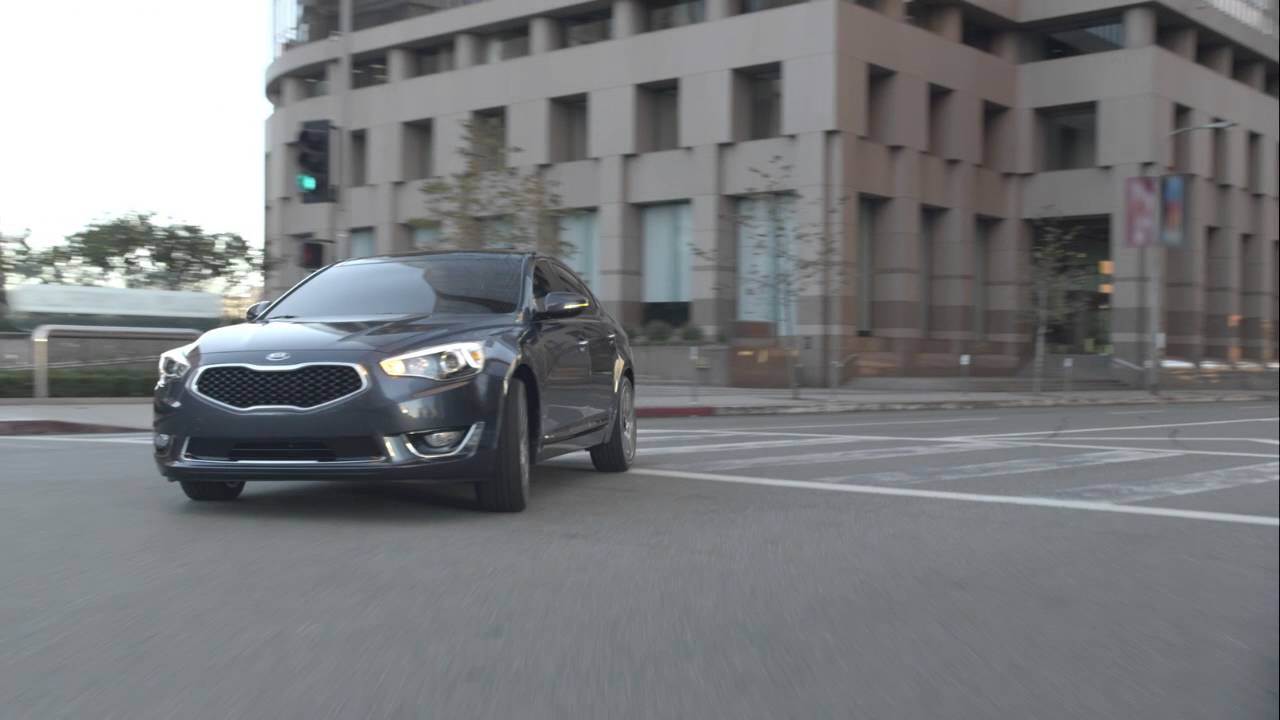 2016 Kia Cadenza Overview