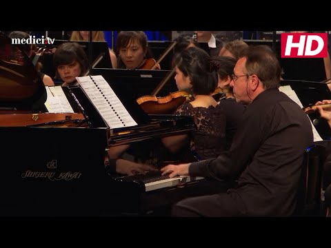 Stanislav Kochanovsky - Mikhaïl Pletnev: Fantasia Helvetica for two pianos and orchestra
