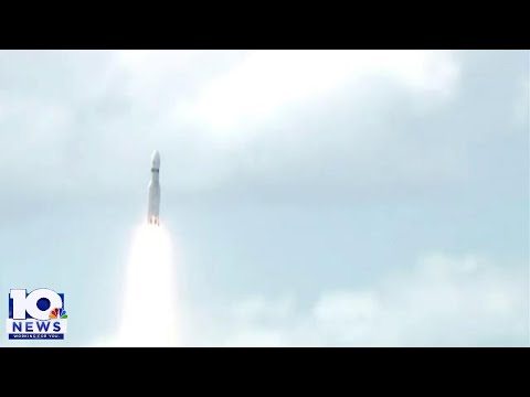 India shoots for the moon in historic mission