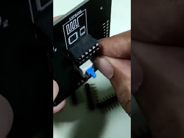 Vídeo relacionado con diymore 2PCS Battery Shield V8 3V 5V Micro-USB Tipo C USB Compatible para ESP32 para ESP8266 WiFi
