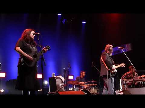 The Handsome Family - Far From Any Road (live in Athens)