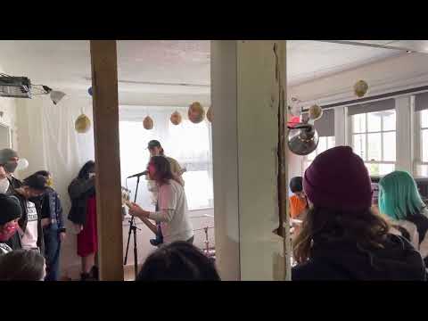 Glitterer “Little Backward Glance” Live