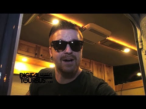 Matty Mullins / Memphis May Fire - BUS INVADERS Ep. 396