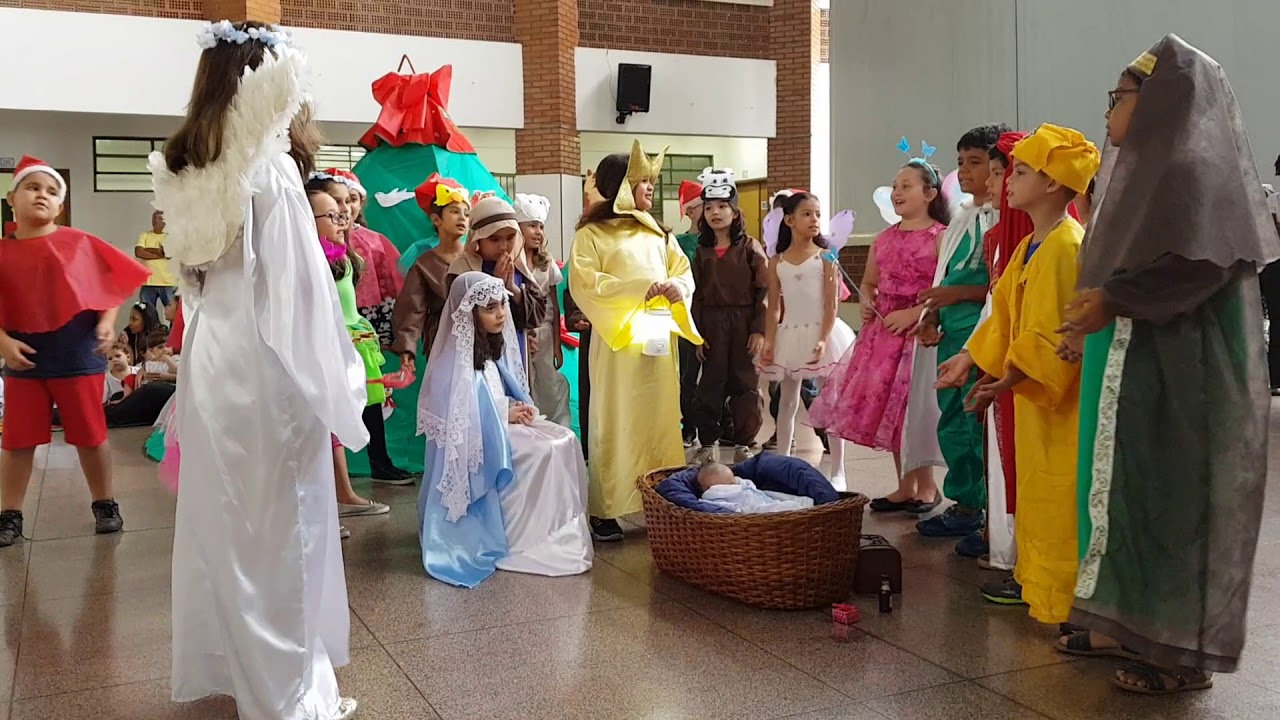 Encenação Nascimento do menino Jesus! Escola Municipal Amanda Carneiro