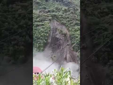 Solprendente deslizamiento de tierra eñ Colombia