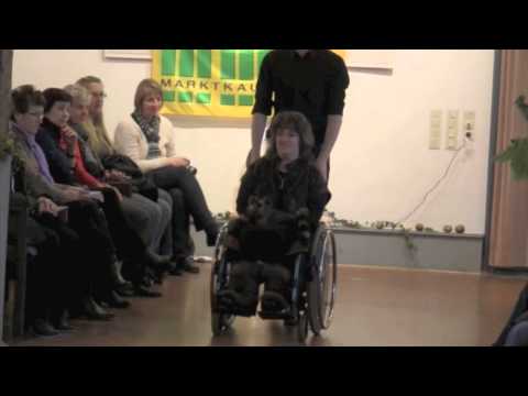 Modenschau in der Domänenburg, Mode für Behinderte