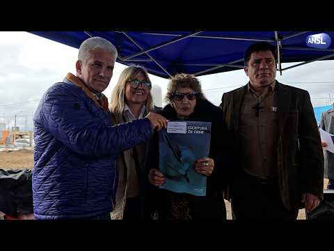 Más seguridad jurídica cinco familias de La Toma accedieron a la escritura de su casa