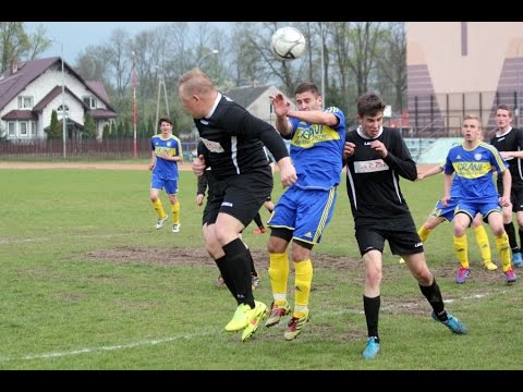 Radość ze strzelonej bramki piłkarzy Bartnika Myszyniec