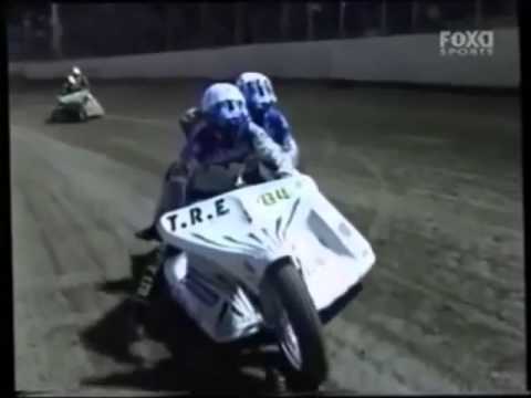 Australian Speedway Sidecars-Sidecar Titles 2005 heat 20 Darrin Treloar loses a wheel
