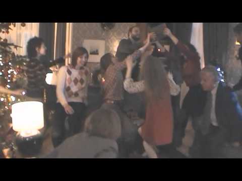 Media Markt "Weihnachten wird unterm Baum entschieden: Tablet“ – Spot, 2011, Ogilvy Frankfurt