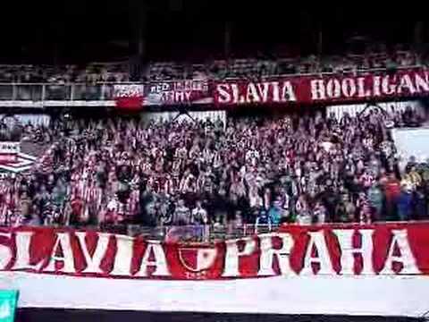 SLAVIAFOREVER.CZ-Fanoušci při utkání Slavia-Teplice 3.11.07