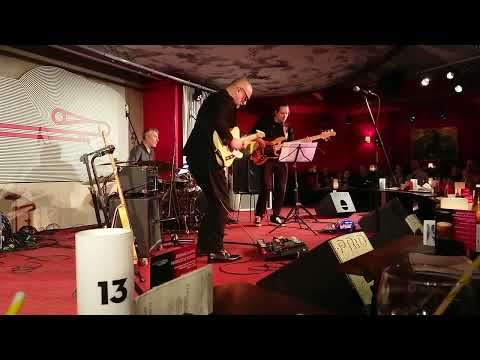 ARTUR LESICKI TRIO - klub VERTIGO  - guitar solo from "Headin' Home"