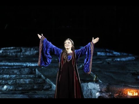 Hui He 和慧 - "D'amor sull'ali rosee" (Gala Verdi, Il Trovatore atto IV, Arena di Verona 2013)