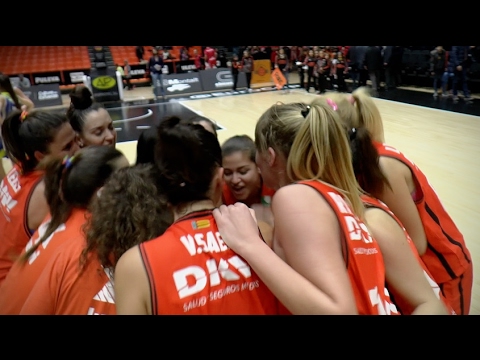 Gran ambiente en el derbi valenciano de Liga Femenina 2