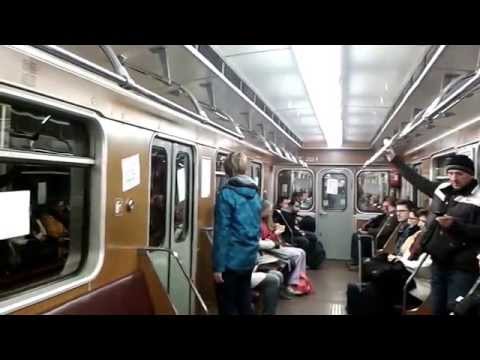Revoluční metro 17. 11. 2014 včetně dobového hlášení v obou směrech (Dukelská a Florenc)