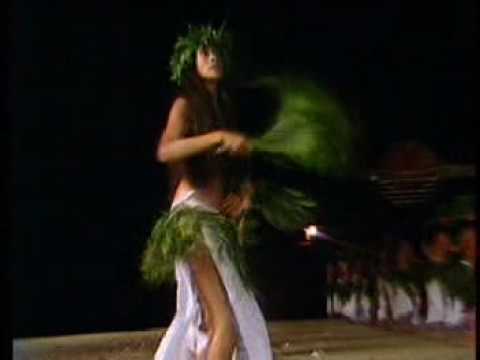 "Te Tiare No Beachcomber" at heiva I Tahiti 1987 #2