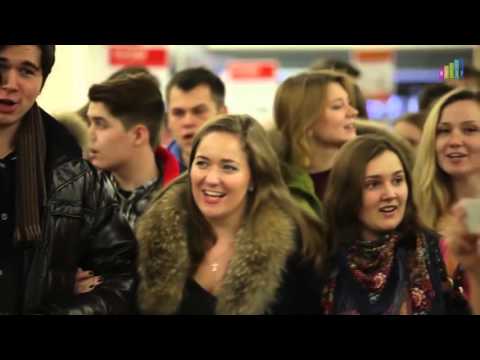 Flashmob in Russia with a beautifull Russian folk song Smuglyanka Moldavanka