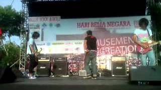 Download lagu Sekumpulan Orang Gila Grenade(Cover) Live @ Putrajaya mp3