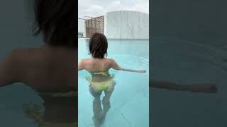 お尻ふりふりビキニ美女のダンス！