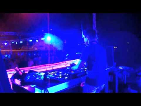 LOUIE CUT live with M.A.N.D.Y.