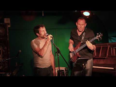 Concert Hommage à Charles Aznavour, Mourir d'Aimer interprétée par Pablo Villafranca