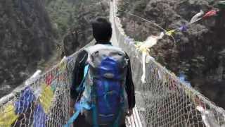 preview picture of video 'Epic Namche Bridge Crossing'