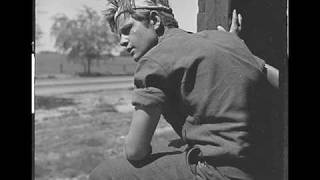 BOXCAR WILLIE : Hank And The Hobo (train country song)