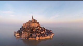 preview picture of video 'Grandes Marées : le Mont-Saint-Michel redevient une île'