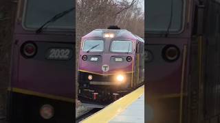 MBTA HSP 46 2032 with hornshow at Bridgewater