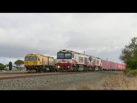 SCT's CSR Class Locomotives & 7922V "Dooen" Container Freight Train (21/5/2018) - PoathTV Railways