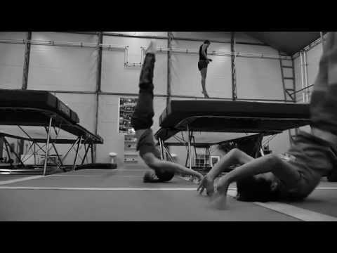 Triffis TV S03E02 - Slowmotrampoline