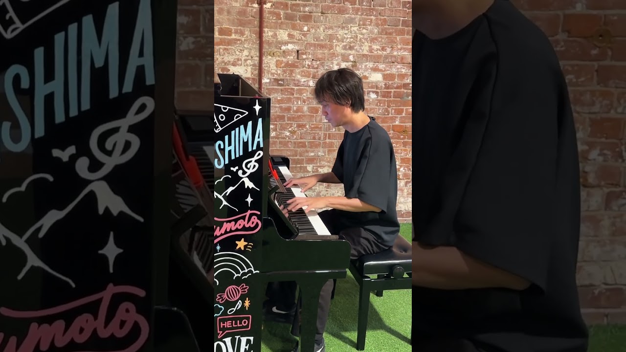 S BRICK（旧鐘紡工場跡赤レンガ倉庫）　ストリートピアノ