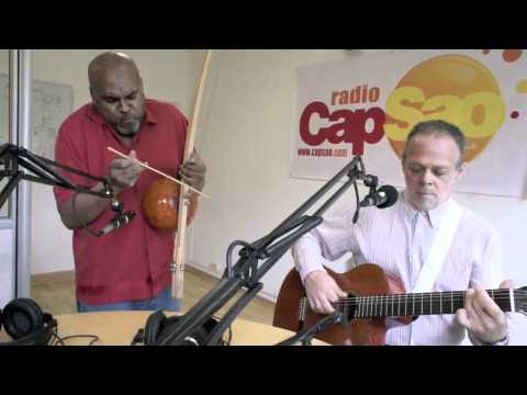 PARANAUE (chant de la capoeira) par Célio Mattos et Edmundo Carneiro RADIO CAPSAO