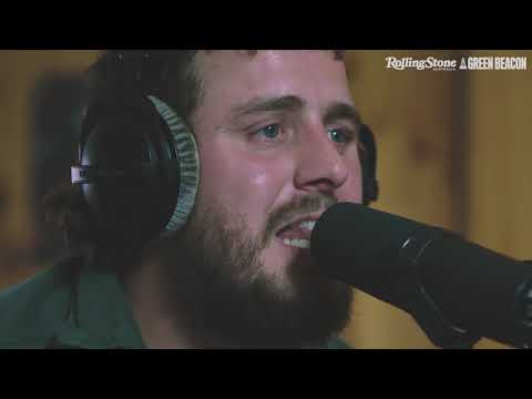 Bad//Dreems perform 'Chills' for 'In My Room'