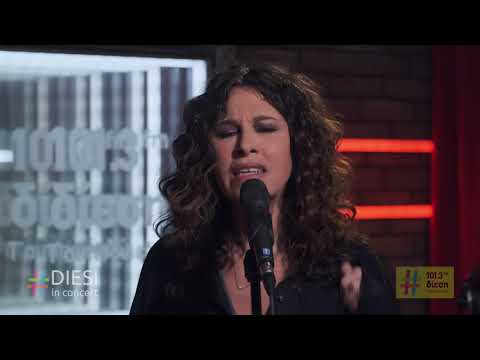 Ελευθερία Αρβανιτάκη- Θωμάς Κωνσταντίνου / Καίγομαι και σιγολιώνω / Θέλω να σε δω | Diesi in Concert