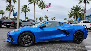 2024 Corvette Stingray Coupe, 2LT, Z51, Riptide Blue Metallic en Español