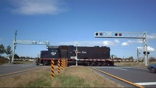 preview picture of video 'Bay Coast Locomotive Goes Through Highway 13 Crossing'