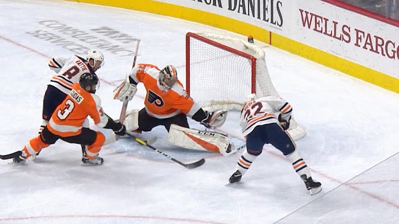 Vidéo: le CALDER...à Carter Hart...