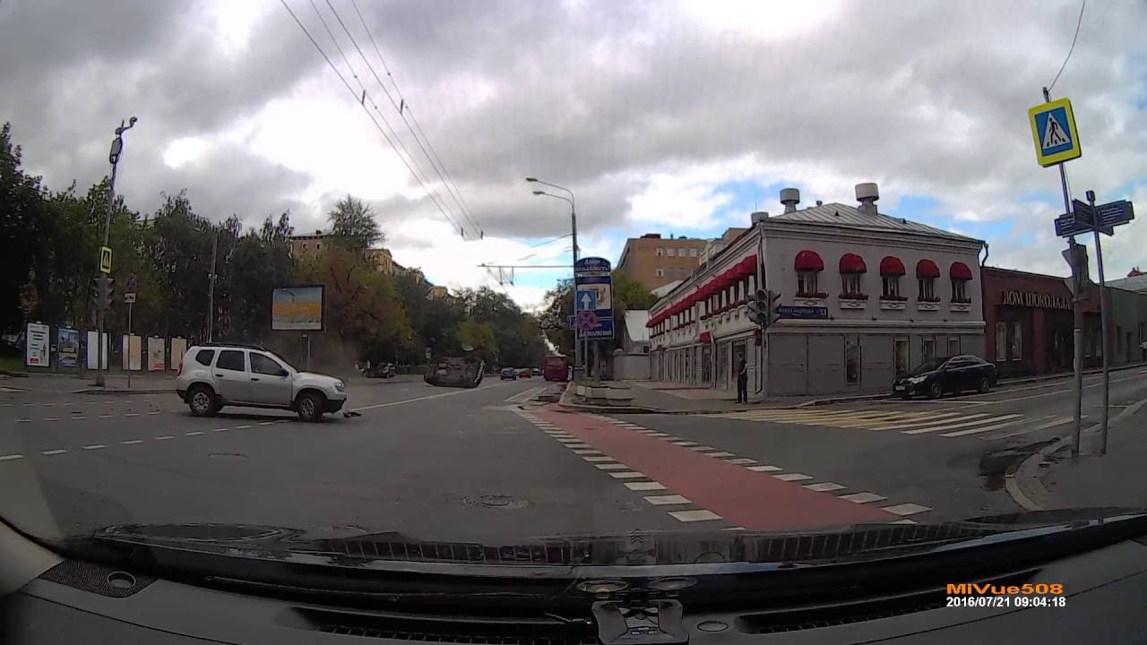 Неудачный поворот... ДТП на улице Люсиновской в Москве