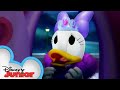 A Shop In The Dark Minnie S Bow Toons Disneyjr