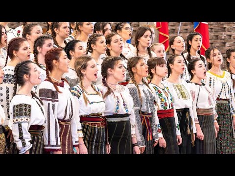 Corala de fete ,,Ciprian Porumbescu" - Brâul Amestecat (4th Voices for Peace, Perugia)